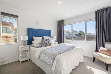 Photo of property in 1/23 Kiteroa Terrace, Rothesay Bay, Auckland, 0630