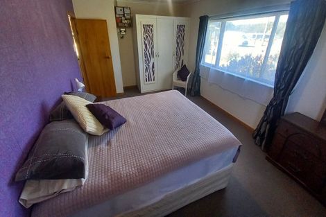 Photo of property in 33 Clifden Highway, Tuatapere, 9620