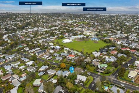 Photo of property in 71 Lauderdale Road, Birkdale, Auckland, 0626