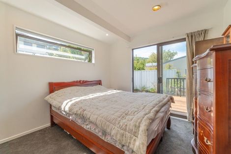 Photo of property in 22 Golden Terrace, Queenstown, 9300