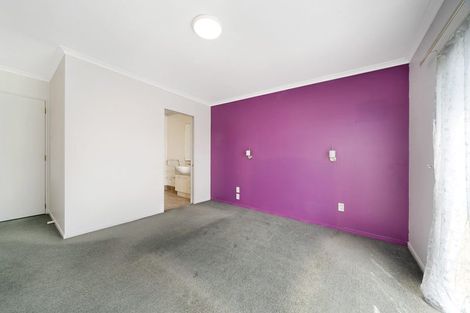 Photo of property in 2 Ochre Place, Blockhouse Bay, Auckland, 0600