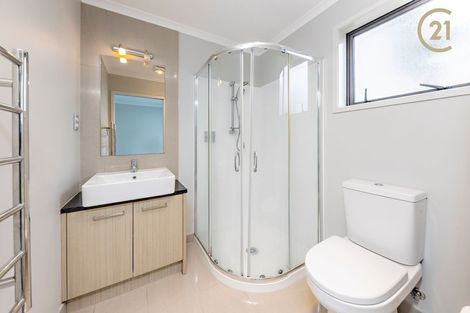 Photo of property in 18 Hirimate Place, Flat Bush, Auckland, 2019