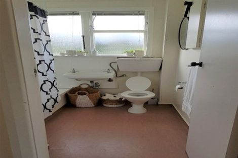 Photo of property in 105 Cook Street, Marfell, New Plymouth, 4310