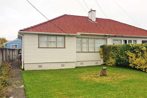Photo of property in 159 Whites Line East, Waiwhetu, Lower Hutt, 5010