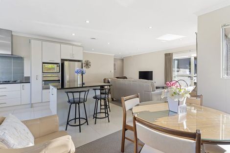 Photo of property in 76 Baverstock Road, Flat Bush, Auckland, 2016