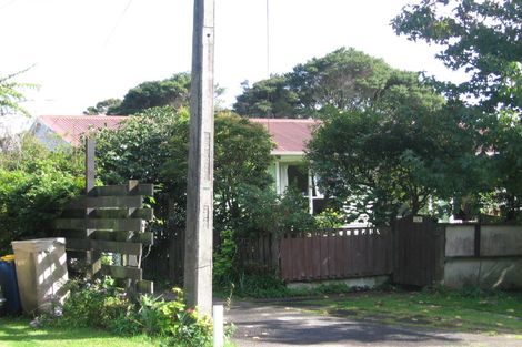 Photo of property in 66 Woodfern Crescent, Titirangi, Auckland, 0604