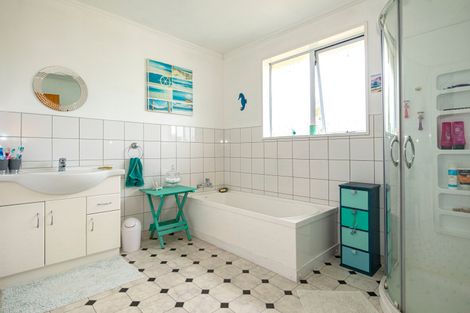 Photo of property in 70 Halstead Road, Pleasant Point, 7903