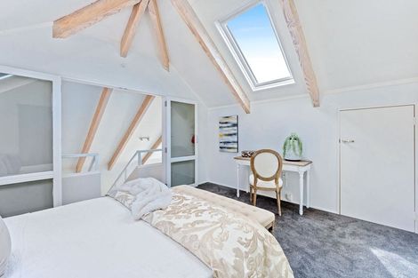 Photo of property in 2/7 Seine Road, Forrest Hill, Auckland, 0620