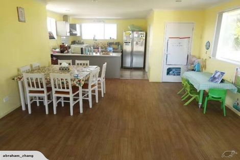 Photo of property in 13 Cooladerry Place, Rosehill, Papakura, 2113