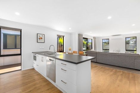 Photo of property in 6 Martingale Drive, Whitby, Porirua, 5024