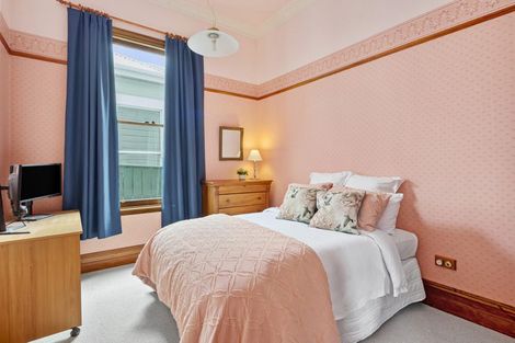 Photo of property in 17 Maarama Crescent, Aro Valley, Wellington, 6021