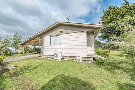 Photo of property in 28 Tongariro Street, Castlecliff, Whanganui, 4501