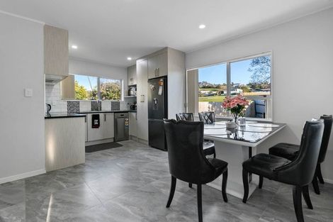 Photo of property in 2/20 Darnell Crescent, Clover Park, Auckland, 2019