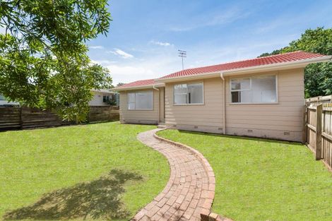 Photo of property in 13 Normanton Street, Glenfield, Auckland, 0629