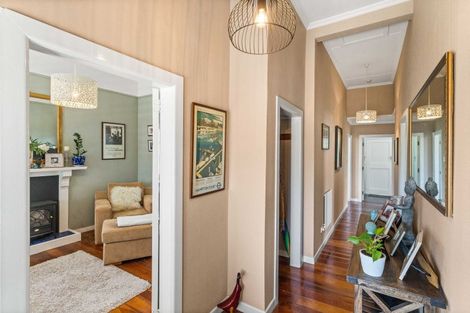 Photo of property in 2 Seddon Street, Carterton, 5713