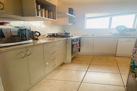 Photo of property in 60 Strid Road, Te Atatu South, Auckland, 0610