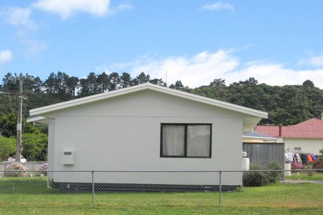 Photo of property in 39 Solander Street, Tolaga Bay, 4077