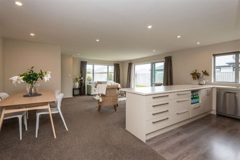 Photo of property in 53 Sequoia Way, Rangiora, 7400