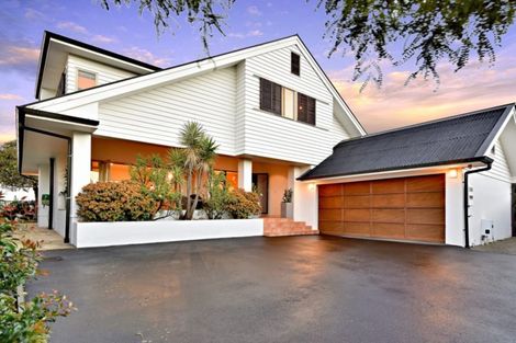 Photo of property in 25 Sylvan Avenue, Northcote, Auckland, 0627