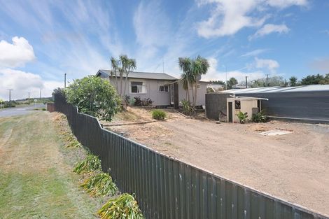 Photo of property in 75 Punga Street, Tangimoana, 4822