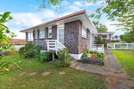 Photo of property in 2/27 Spence Road, Henderson, Auckland, 0612