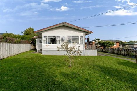 Photo of property in 102 Ruapehu Street, Paraparaumu, 5032