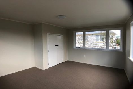 Photo of property in 8 Binsted Road, New Lynn, Auckland, 0600