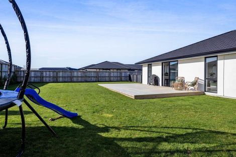 Photo of property in 27 Horoatua Street, Bell Block, New Plymouth, 4312