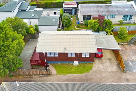 Photo of property in 4/28 Islington Avenue, New Lynn, Auckland, 0600