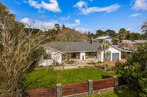 Photo of property in 40 Waikoukou Valley Road, Waimauku, 0812