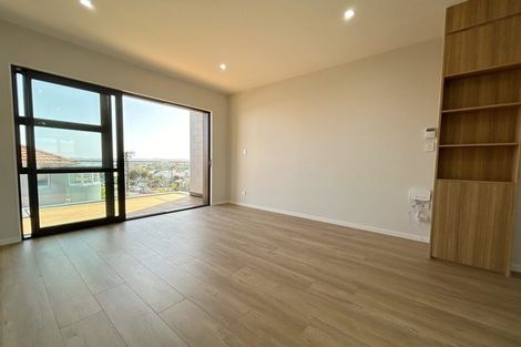 Photo of property in 2/1 Egremont Street, Belmont, Auckland, 0622