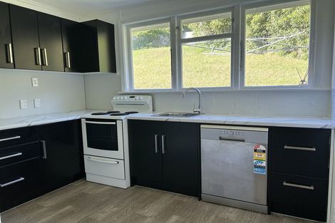 Photo of property in 9 Berkshire Grove, Cannons Creek, Porirua, 5024