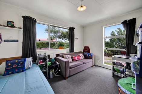 Photo of property in 9 Hughson Place, Opunake, 4616