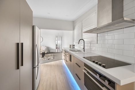 Photo of property in 407 Marine Parade, Napier South, Napier, 4110