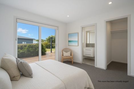 Photo of property in 37 Longreach Drive, Cooks Beach, Whitianga, 3591