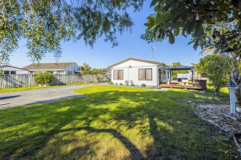 Photo of property in 12 Rosemead Place, Randwick Park, Auckland, 2105