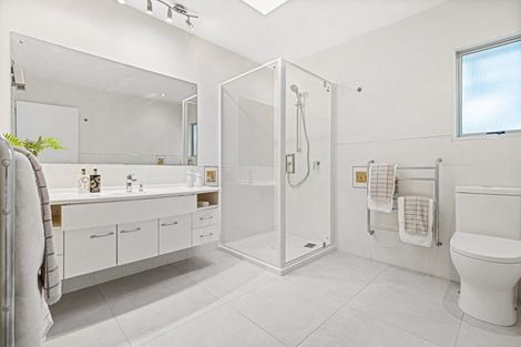 Photo of property in 25 Hawkes Access Road, Waitoki, Silverdale, 0994