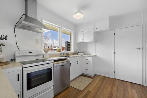 Photo of property in 2 Patricia Avenue, Hamilton East, Hamilton, 3216