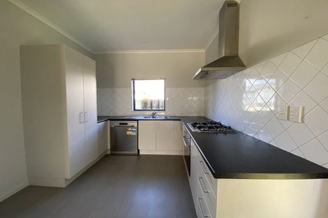 Photo of property in 37 Ipukarea Street, Weymouth, Auckland, 2103