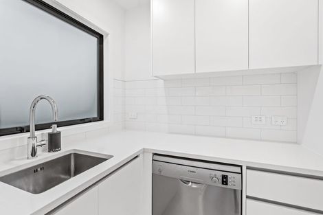 Photo of property in 12 Capitol Road, Matakatia, Whangaparaoa, 0930