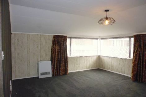 Photo of property in 4 Opurere Grove, Tirohanga, Lower Hutt, 5010