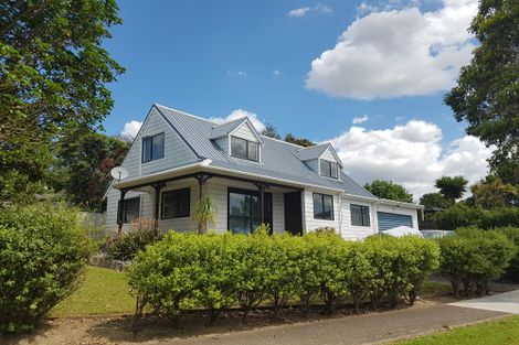 Photo of property in 18 St Annes Crescent, Wattle Downs, Auckland, 2103