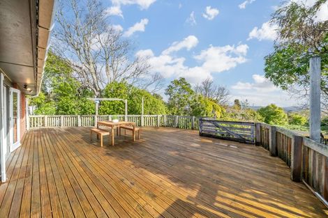 Photo of property in 10 Vista Crescent, Maoribank, Upper Hutt, 5018