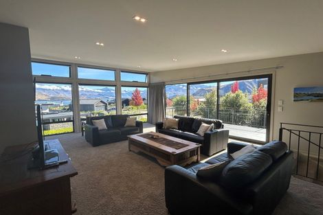 Photo of property in 1 Valley Crescent, Wanaka, 9305