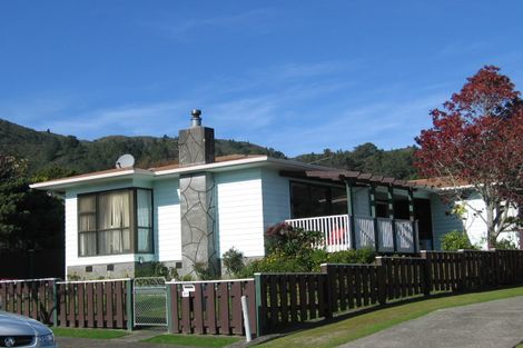 Photo of property in 20 Tanekaha Street, Stokes Valley, Lower Hutt, 5019