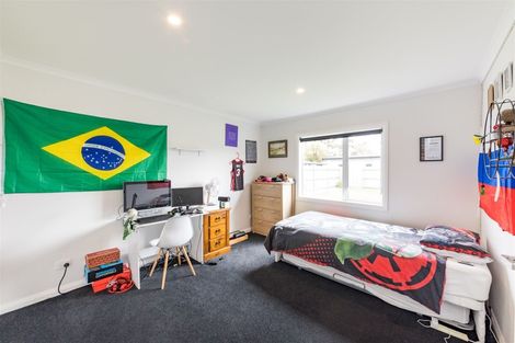 Photo of property in 4 Stratford Court, Fitzherbert, Palmerston North, 4410