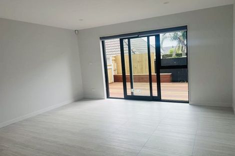 Photo of property in 33 Kotuitui Drive, Wainui, Silverdale, 0992