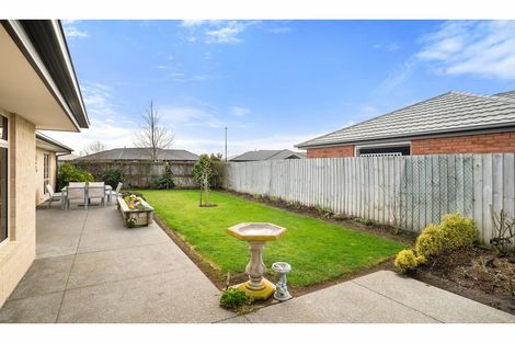 Photo of property in 1 Carradale Avenue, Broomfield, Christchurch, 8042