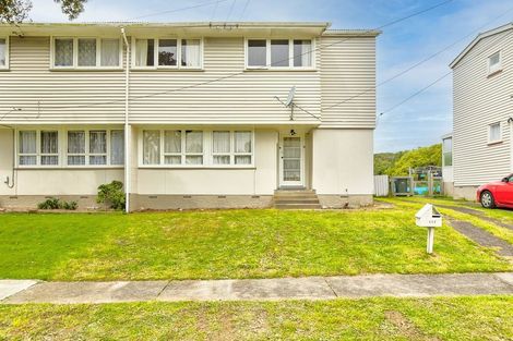 Photo of property in 115-117 Sievers Grove, Cannons Creek, Porirua, 5024