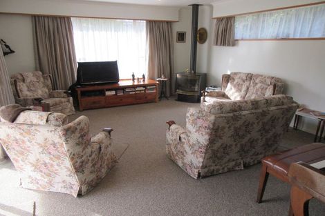 Photo of property in 2 Gorge Road, Waimate, 7924